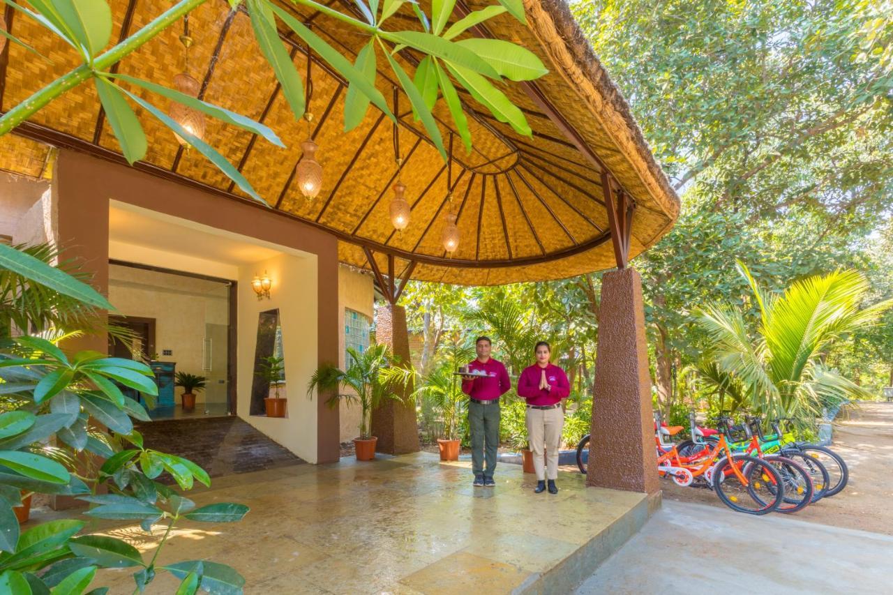 Sterling Padam Pench Hotel Khawasa Exterior photo