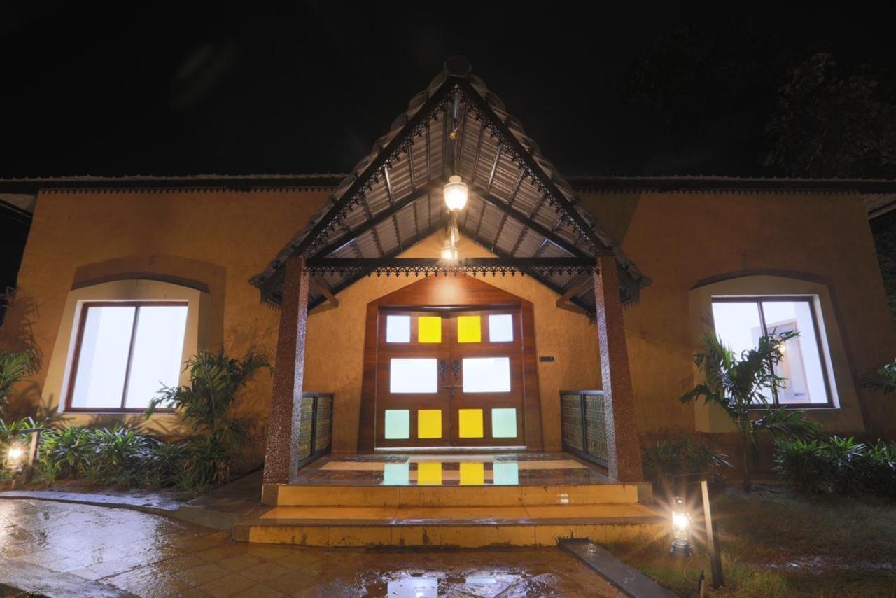 Sterling Padam Pench Hotel Khawasa Exterior photo