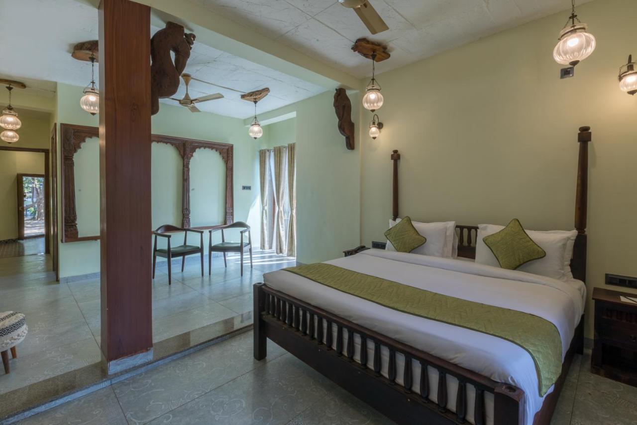 Sterling Padam Pench Hotel Khawasa Exterior photo