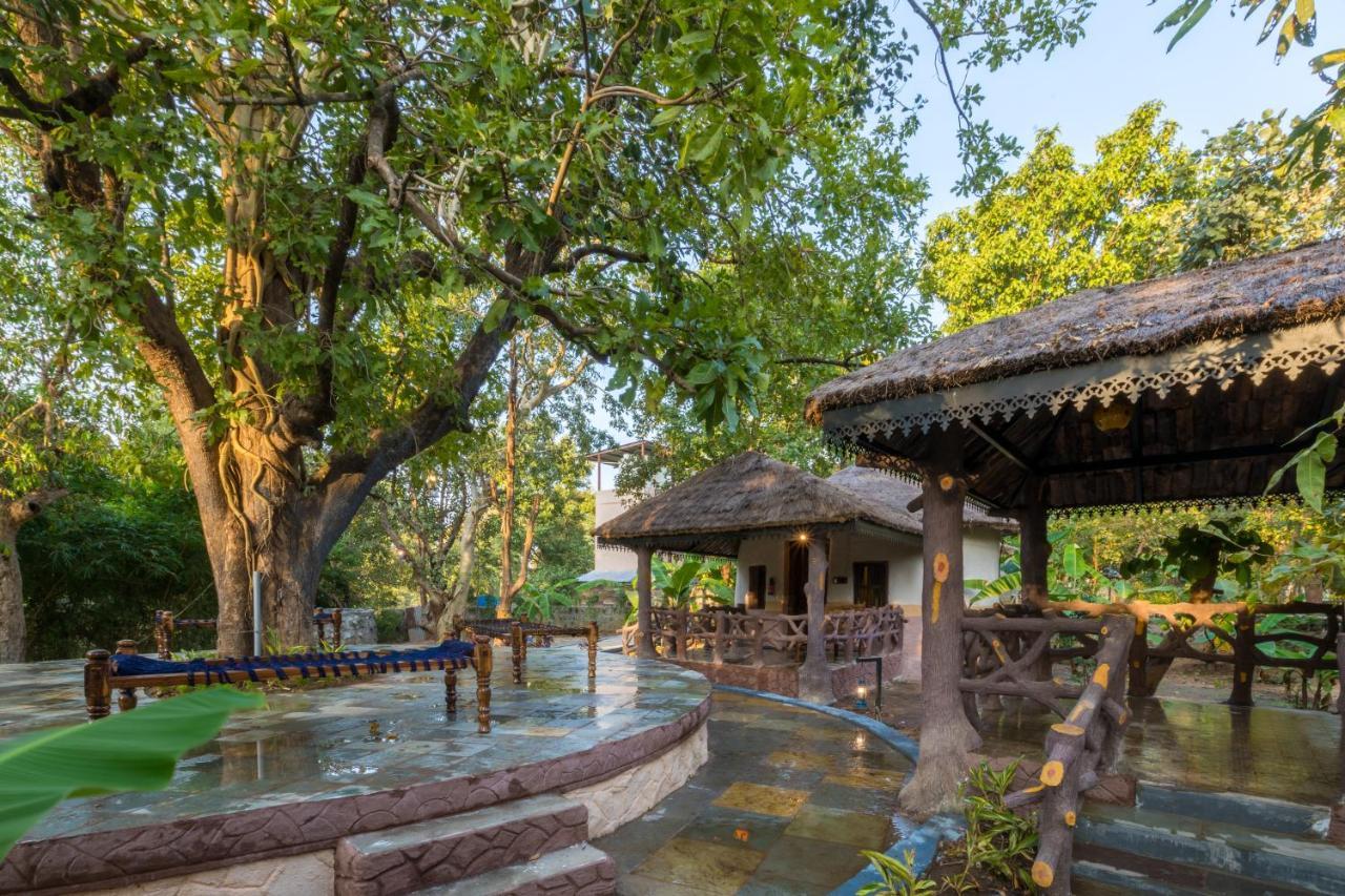 Sterling Padam Pench Hotel Khawasa Exterior photo