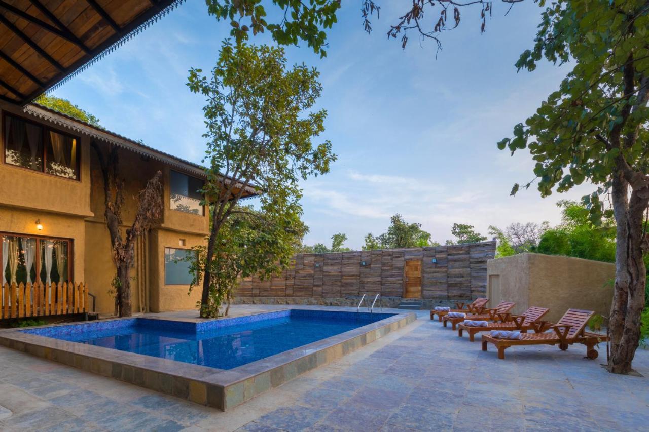 Sterling Padam Pench Hotel Khawasa Exterior photo